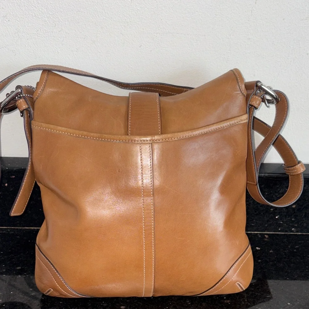 Coach Soho Vintage. Leather/Silver Buckle Crossbody Saddlebag. EUC - Picture 6 of 16